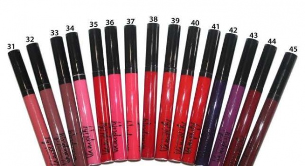 Продам Матовая помада для губ MAC Vamplify Lipgloss Brillant a levres